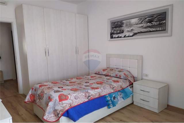 Tirane, jepet me qera apartament 2+1 86 m² 700 Euro (GEORGE BUSH)