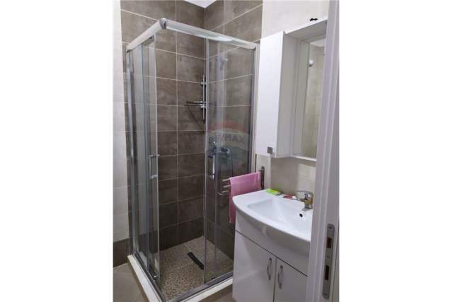 Tirane, jepet me qera apartament 2+1 86 m² 700 Euro (GEORGE BUSH)