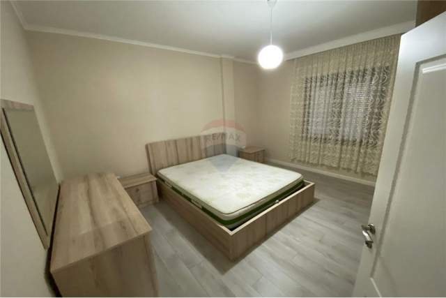 Tirane, jepet me qera apartament 2+1 Kati 4, 125 m² 600 Euro (VILAT GJERMANE)