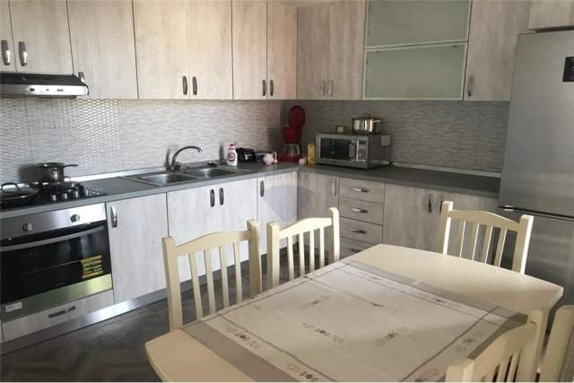Tirane, jepet me qera apartament 2+1 105 m² 650 Euro (RRUGA KOSOVAREVE)
