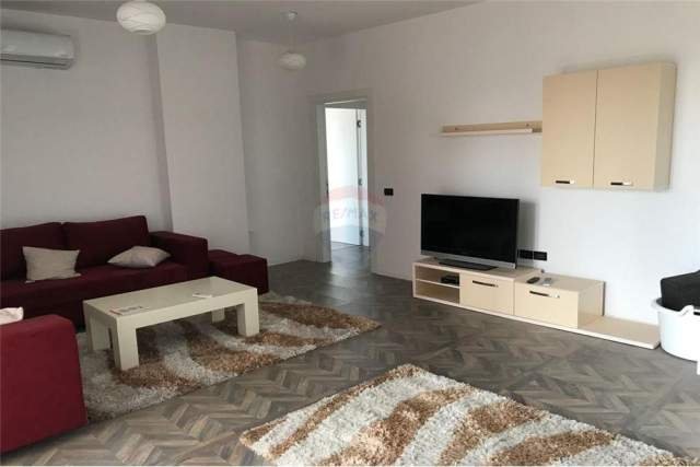 Tirane, jepet me qera apartament 2+1 105 m² 650 Euro (RRUGA KOSOVAREVE)