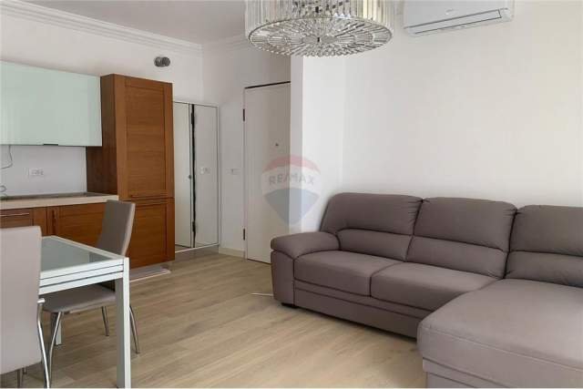 Tirane, jepet me qera apartament 1+1 68 m² 600 Euro (LIQENI I THATE)