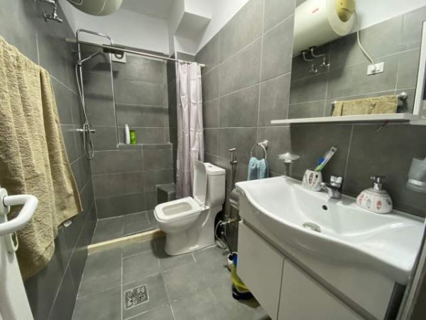 Tirane, jepet me qera apartament 2+1+BLK Kati 2, 64 m² 600 Euro (Garda)