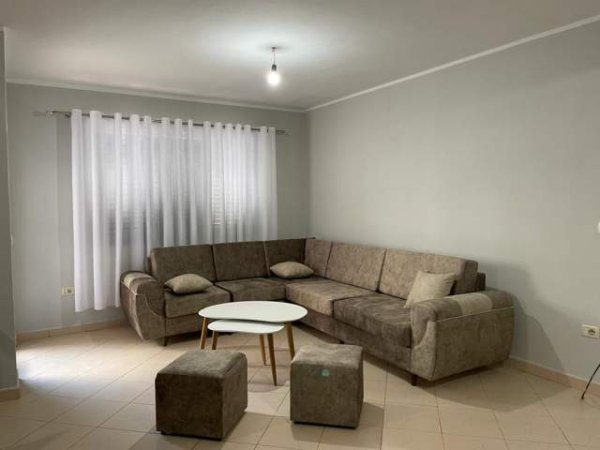 Tirane, jepet me qera apartament 2+1+BLK Kati 2, 105 m² 350 Euro (Kompleksi Malajzian, Casa Italia)