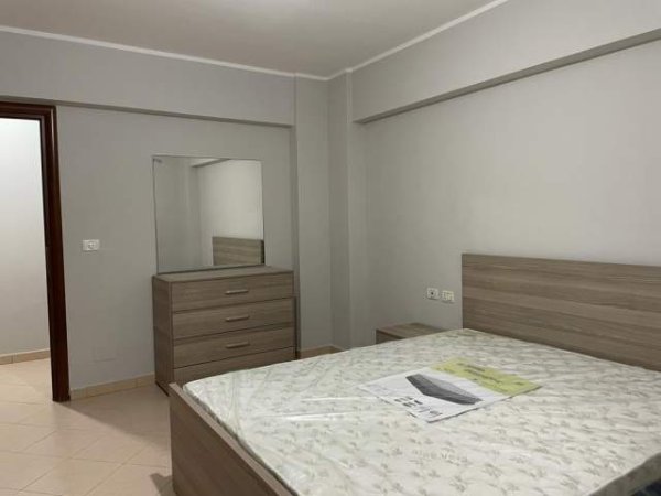 Tirane, jepet me qera apartament 2+1+BLK Kati 2, 105 m² 350 Euro (Kompleksi Malajzian, Casa Italia)