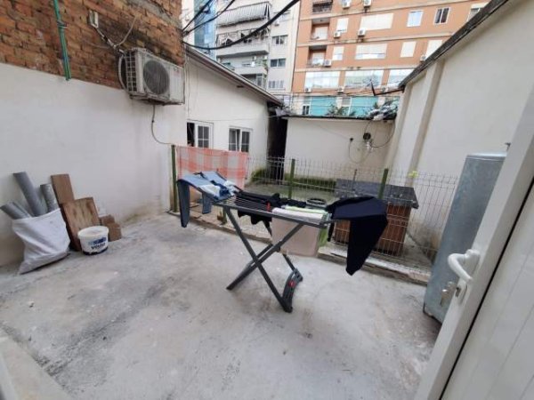 Tirane, jap me qera apartament 1+1+BLK Kati 1, 36 m² 300 Euro (Selvia)