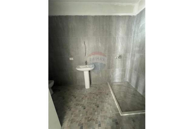 Tirane, jepet me qera apartament 2+1+BLK Kati 3, 116 m² 1.000 Euro (rtsh liceu artistik)