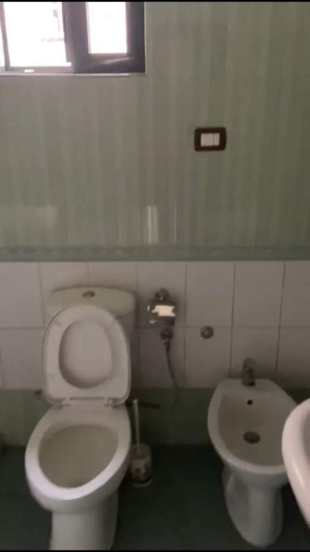 Tirane, jepet me qera shtepi 1+1+BLK Kati 1, 60 m² 30000 Leke (rruga besa)
