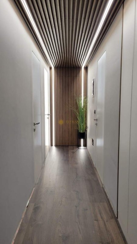 Tirane, shes apartament Kati 8, 136 m² 272.000 Euro (Sheshi Willson)