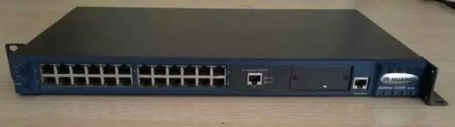 tavolina kompjuteri....  pajisje te tjera.. switch etj etj