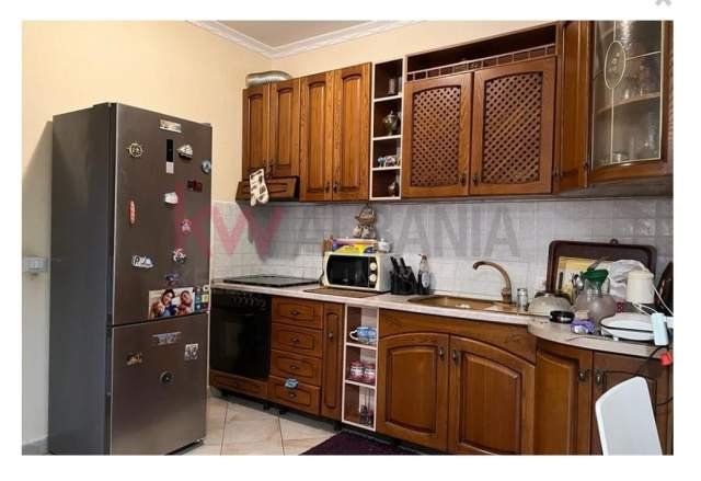 Tirane, jepet me qera apartament 1+1+BLK Kati 4, 75 m² 300 Euro (Astir)