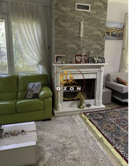 Tirane, jepet me qera Vile 4+1 Kati 3, 450 m² 1.000 Euro (Peze)