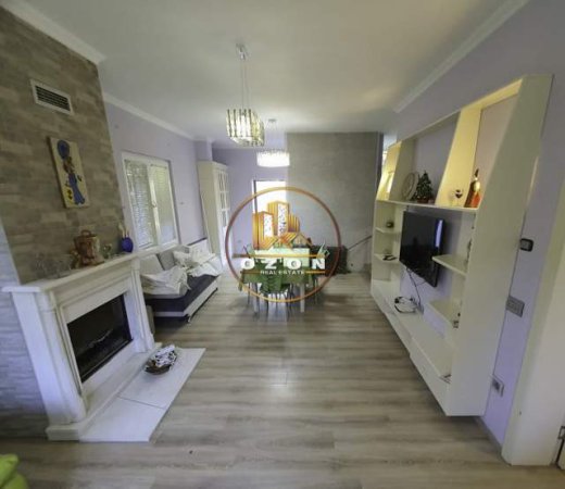 Tirane, jepet me qera Vile 4+1 Kati 3, 450 m² 1.000 Euro (Peze)