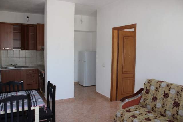 Tirane, jap me qera apartament 1+1+BLK Kati 4, 65 m² 29.000 Leke (Rruga gjon mili)