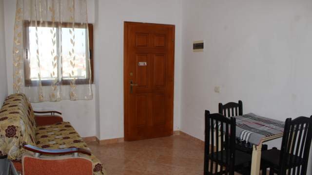 Tirane, jap me qera apartament 1+1+BLK Kati 4, 65 m² 29.000 Leke (Rruga gjon mili)