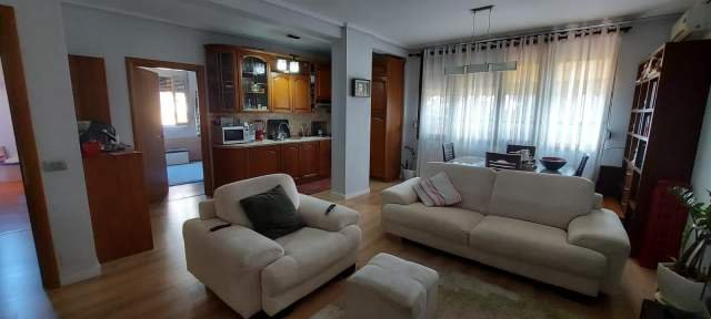 Tirane, jepet me qera apartament 2+1 Kati 3, 98 m² 600 Euro (Sulejman Delvina)