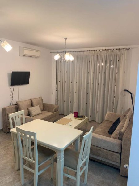 Tirane, jepet me qera apartament 2+1 Kati 5, 90 m² 500 Euro (Fiori di Bosco)