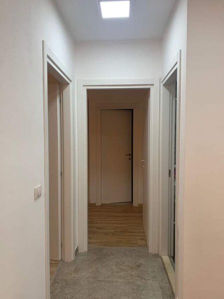 Tirane, jepet me qera apartament 2+1 Kati 5, 90 m² 500 Euro (Fiori di Bosco)