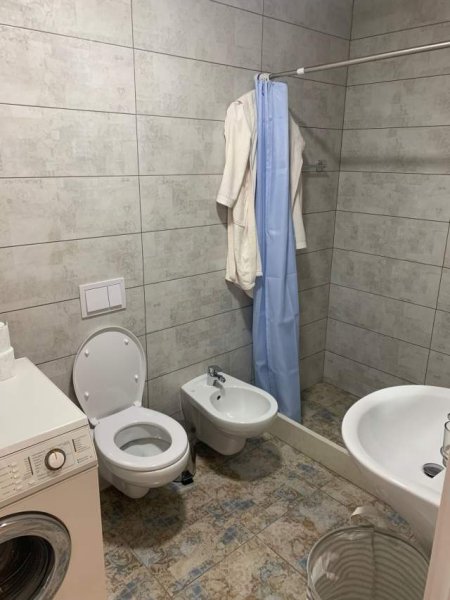 Tirane, jepet me qera apartament 2+1 Kati 5, 90 m² 500 Euro (Fiori di Bosco)