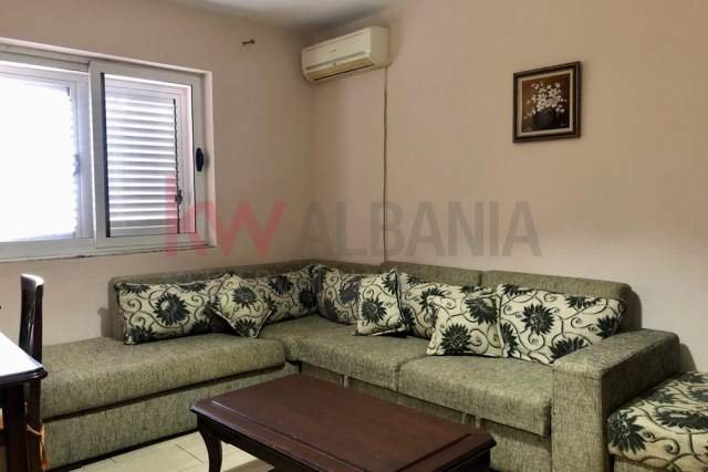 Tirane, jepet me qera apartament 3+1+BLK Kati 3, 100 m² 430 Euro (Rruga e Durresit, Colosseo)