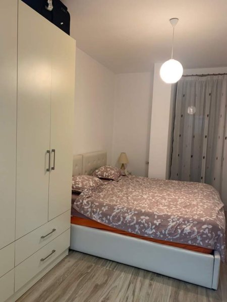 Tirane, jepet me qera apartament 2+1 Kati 5, 90 m² 500 Euro (Fiori di Bosco)