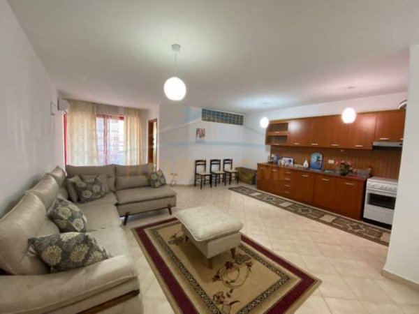 Durres, jepet me qera apartament 1+1 Kati 4, 80 m² 400 Euro (Vollga)