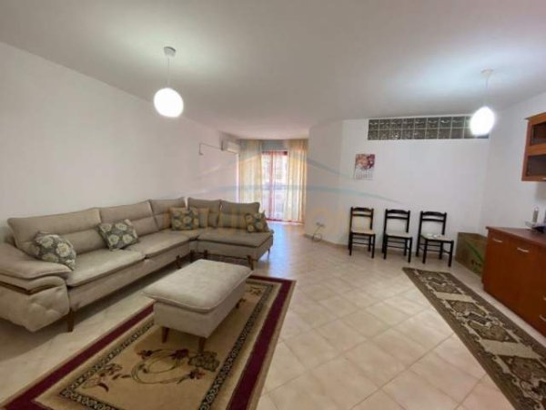 Durres, jepet me qera apartament 1+1 Kati 4, 80 m² 400 Euro (Vollga)