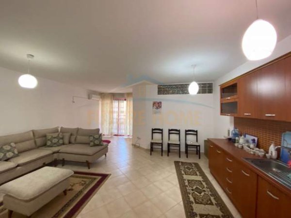 Durres, jepet me qera apartament 1+1 Kati 4, 80 m² 400 Euro (Vollga)