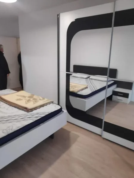 Tirane, jepet me qera apartament 2+1 Kati 3, 110 m² 500 Euro (Fior di Bosko)