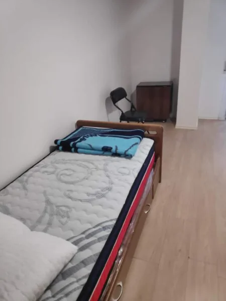 Tirane, jepet me qera apartament 2+1 Kati 3, 110 m² 500 Euro (Fior di Bosko)
