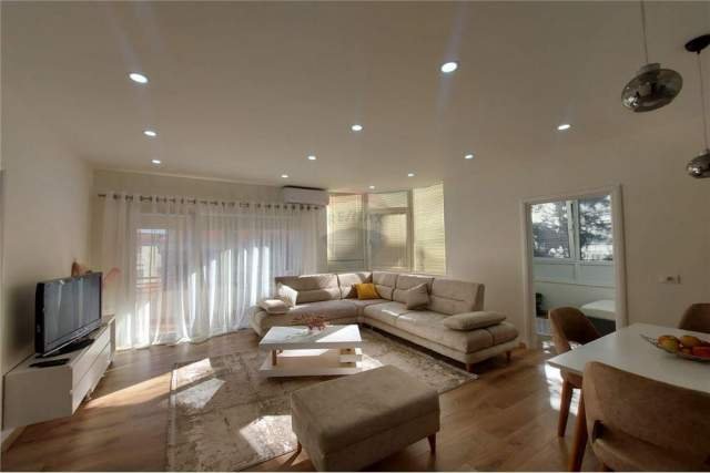 Tirane, jepet me qera apartament 2+1+BLK Kati 3, 71 m² 650 Euro (LIQENI I THATE)