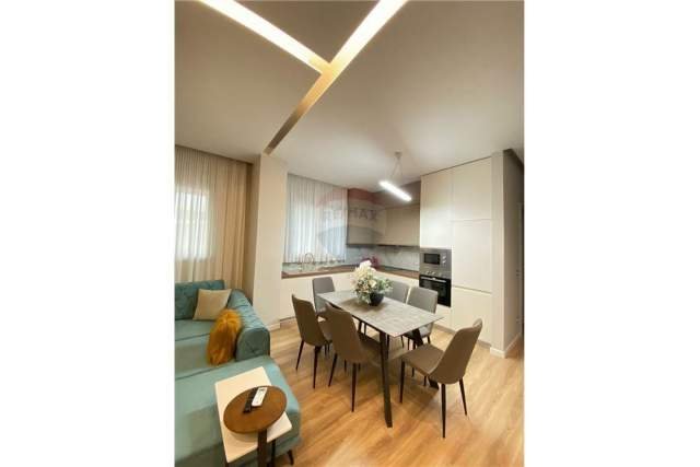 Tirane, jepet me qera apartament 2+1 120 m² 1.000 Euro (21 Dhjetori)