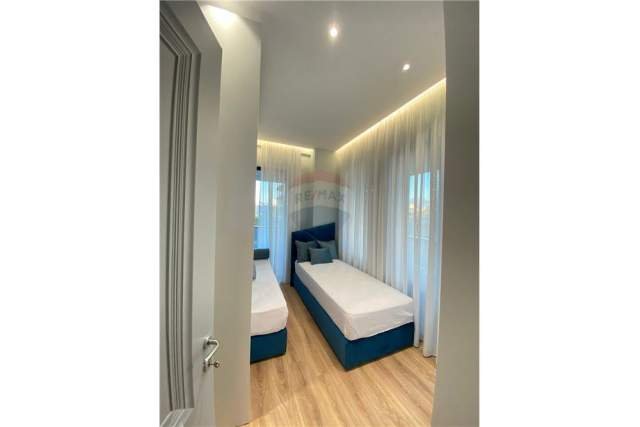 Tirane, jepet me qera apartament 2+1 120 m² 1.000 Euro (21 Dhjetori)