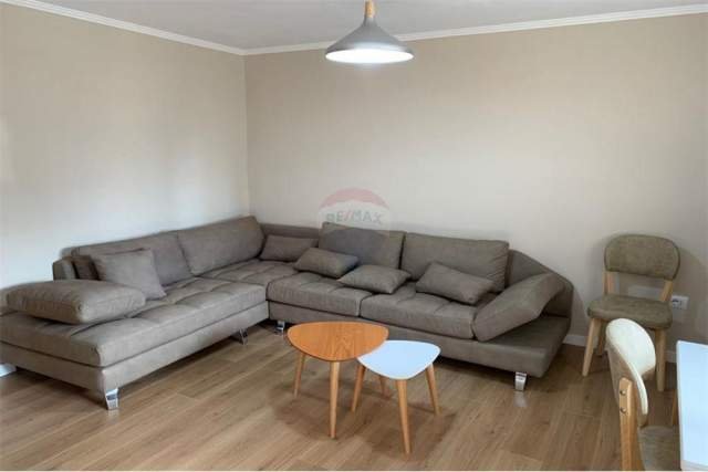Tirane, jepet me qera apartament 2+1+A+BLK Kati 4, 70 m² 600 Euro (Qender)