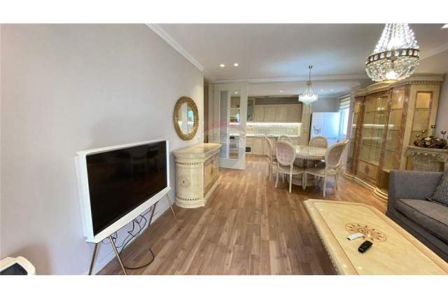 Tirane, jepet me qera apartament 2+1 125 m² 1.000 Euro (LICEU ARTISTIK)