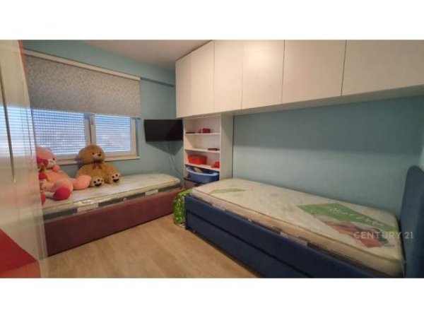 Tirane, jepet me qera apartament 2+1+BLK Kati 5, 77 m² 550 Euro (kOMPLEKSI MAGNET)