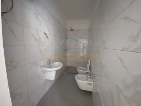 Durres, jepet me qera apartament 2+1+BLK Kati 4, 140 m² 900 Euro (Vollga)