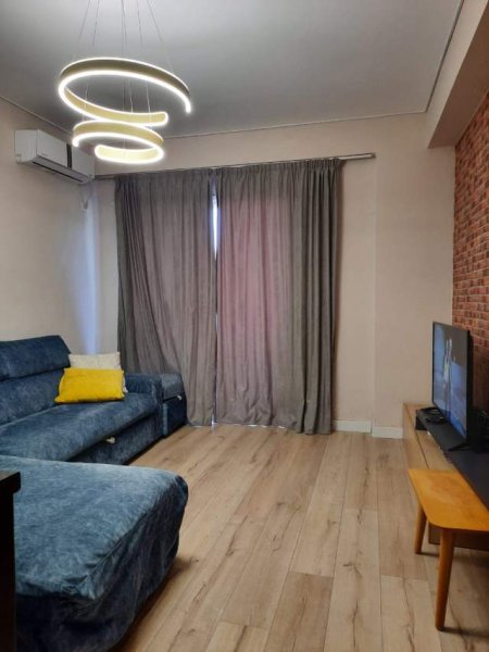 Tirane, jepet me qera apartament 2+1+BLK Kati 1, 100 m² 300 Euro (Rruga Ylbere Bylykbashi)