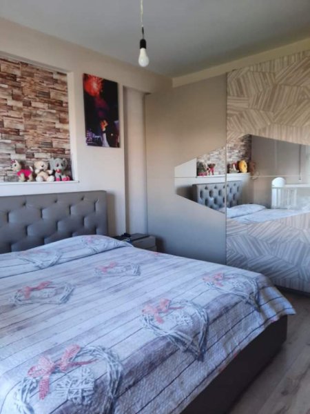 Tirane, jepet me qera apartament 2+1+BLK Kati 1, 100 m² 300 Euro (Rruga Ylbere Bylykbashi)