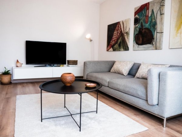 Tirane, jepet me qera apartament 1+1 Kati 3, 58 m² 600 € (Rruga e Durresit)