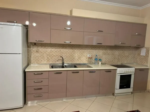 Tirane, shitet apartament 1+1 Kati 2, 71 m² 86.000 € (Fresk)