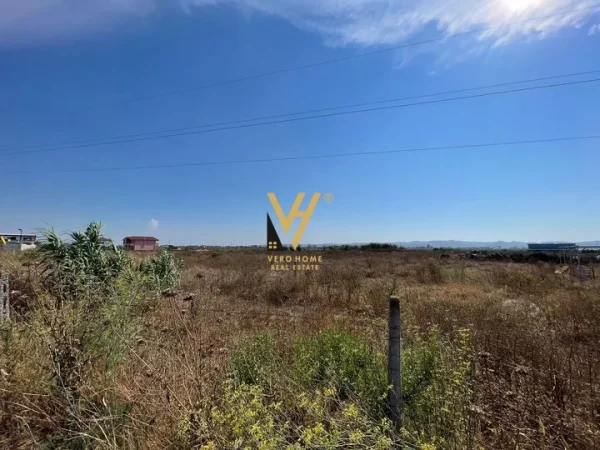 Durres, shitet truall , 12.310 m² 550.000 € (AUTOSTRADA KAVAJE- DURRES)