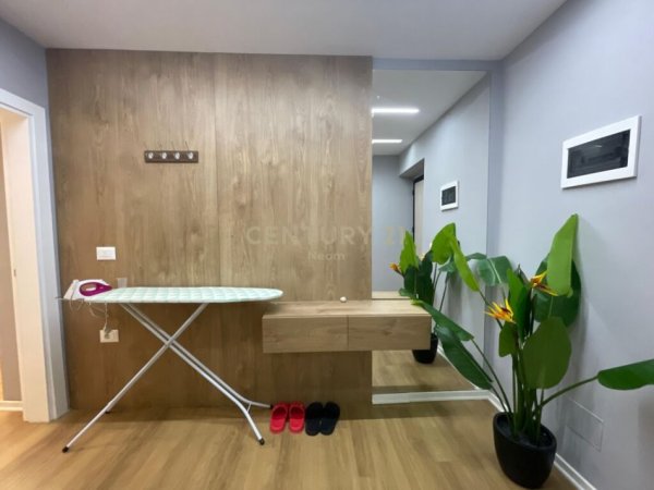 Tirane, jepet me qera apartament 1+1 Kati 1, 59 m² 800 € (rruga e kosovarve)