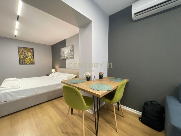 Tirane, jepet me qera apartament 1+1 Kati 1, 59 m² 800 € (rruga e kosovarve)