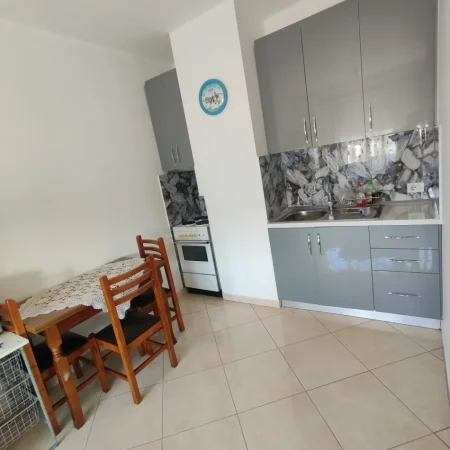 Tirane, jepet me qera apartament 2+1+Ballkon Kati 5, 85 m² 600 € (VASIL SHANTO)