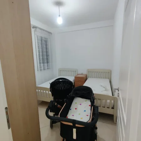 Tirane, jepet me qera apartament 2+1+Ballkon Kati 5, 85 m² 600 € (VASIL SHANTO)