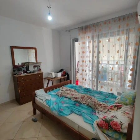 Tirane, jepet me qera apartament 2+1+Ballkon Kati 5, 85 m² 600 € (VASIL SHANTO)