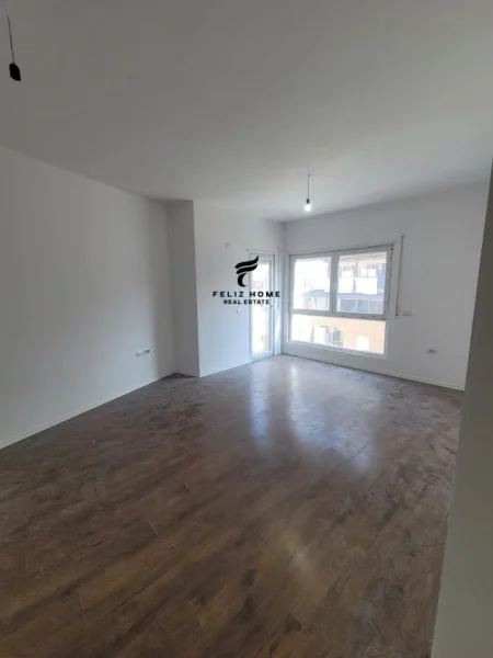 Tirane, shitet apartament 2+1+Ballkon Kati 6, 112 m² 265.000 € (RRUGA E BARRIKADAVE)