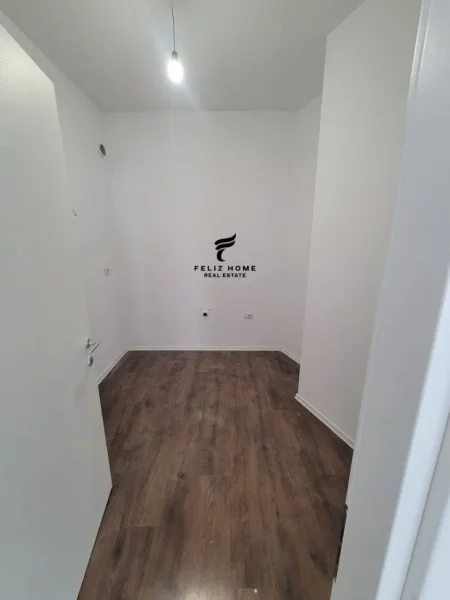 Tirane, shitet apartament 2+1+Ballkon Kati 6, 112 m² 265.000 € (RRUGA E BARRIKADAVE)