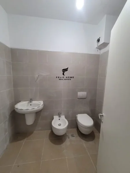 Tirane, shitet apartament 2+1+Ballkon Kati 6, 112 m² 265.000 € (RRUGA E BARRIKADAVE)